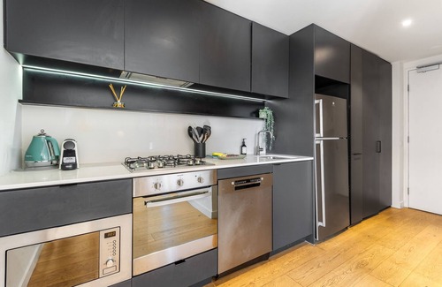 Collingwood Apartment | Collingwood Cool | 2-Bed, Balcony, Gym, Rooftop