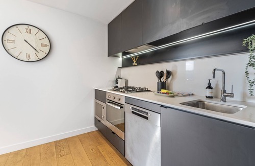 Collingwood Apartment | Collingwood Cool | 2-Bed, Balcony, Gym, Rooftop