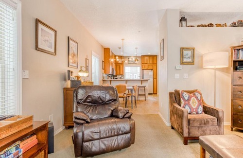 Government Camp Hotel | Collins Lake #93