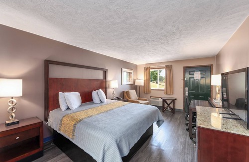 Camden Hotel | Colonial Inn