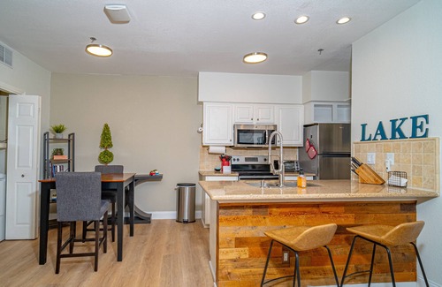 Highland Lake Estates Condo | Color Pop by the Pool