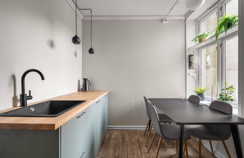 Sentrum Apartment | Colorful Apartment - Right next to Grieghallen!
