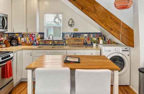 Canyon Lake Cabin | Colorful Artistic Cabin in Canyon Lake! Only 5 minutes from the lake and river!