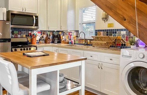 Canyon Lake Cabin | Colorful Artistic Cabin in Canyon Lake! Only 5 minutes from the lake and river!