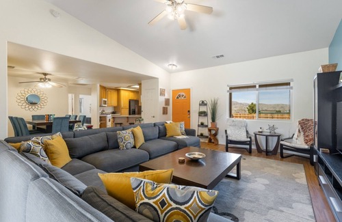 Joshua Tree House | Colorful Cactus - Hot Tub, Bbq And Fire Pit! 4 Bedroom Home by RedAwning