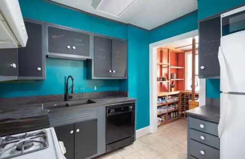 Spartanburg House | Colorful Downtown Historic 2BR Shingle Home