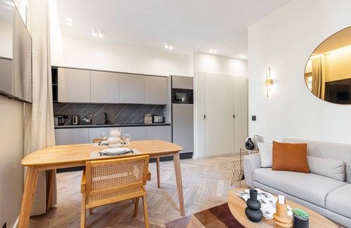 Carabacel Apartment | Colorful magnificient 2-room apartment - Contemporary decoration - AC - Old town