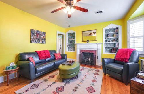 Roanoke House | Colorful Roanoke Vacation Rental with Hot Tub!
