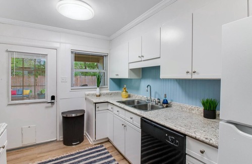 West Pensacola House | Colorfully Decorated House with Fun Outdoor Patio