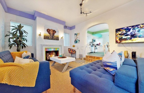 West Avenue Villa | COLORS THE BEST VACATION RENTAL ON THE BEACH!