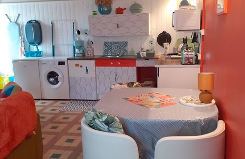 Roz-sur-Couesnon Apartment | Colourful cosy apartment close to Mont Saint Michel