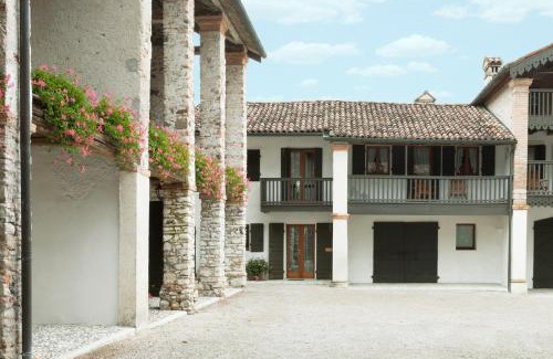 Santa Giustina Apartment | Colvago La Corte Spectacular Ancient Country House