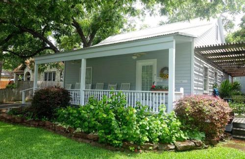 New Braunfels House | Comal Inn
