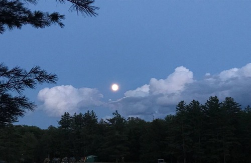 Woodgate House | Come and enjoy "The Lake House"