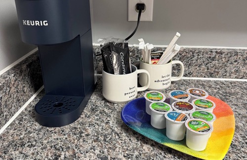 Woodbridge Condo | Come Enjoy B-Town Bungalow near IU and more! 3-bed 2-bath Bloomington Condo!