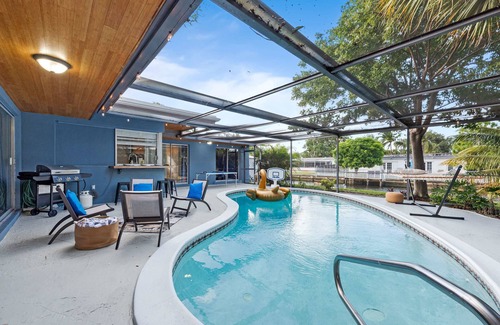Fort Lauderdale House | Come to the Kayak club featuring indoor pool