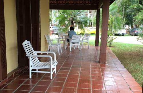 Lagoinha House | Comfortable house (large balcony and garden) 70 m. from the beach with WI-FI