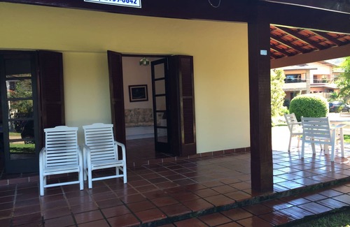 Lagoinha House | Comfortable house (large balcony and garden) 70 m. from the beach with WI-FI