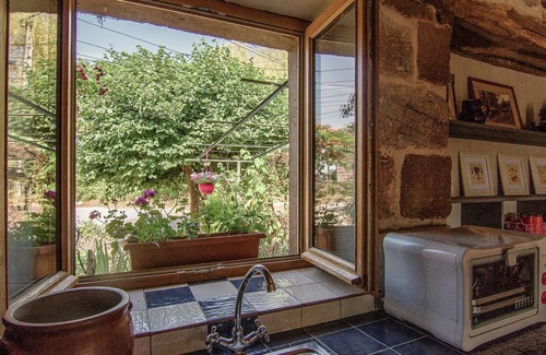 Saint-Bonnet-la-Riviere Cottage | Comfortable gîte with swimming pool