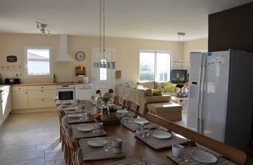 Saint-Genies-de-Fontedit Villa | Comfortable villa for vacations with family or friends.