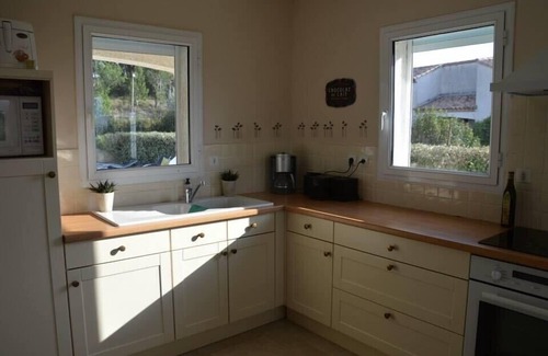 Saint-Genies-de-Fontedit Villa | Comfortable villa for vacations with family or friends.