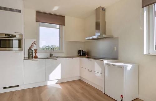 Leuken Apartment | Comfort 4-person water house in the holiday park Landal Marina Resort Well