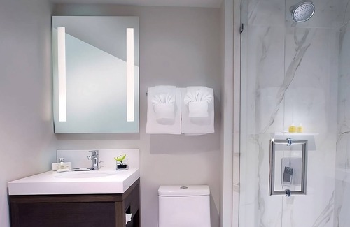 Downtown Portland House | Comfort and Convenience! 3 Great Units, Pets Allowed