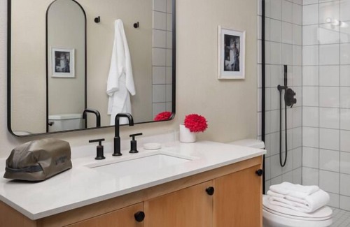 Jackson House | Comfort and Convenience! 2 Comfortable Units, Onsite Pool, Free Parking