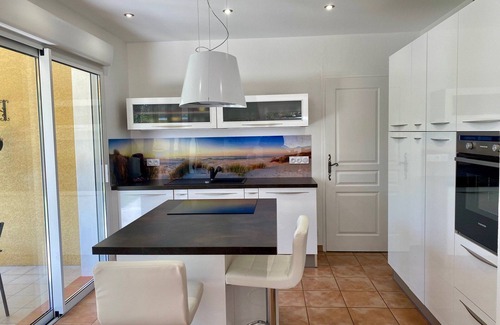 Meze House | Comfort and Relaxation Guaranteed - 3 Stars, 3 Keys Villa in Mèze