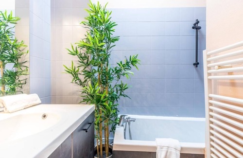 Clermont Ferrand City Centre Apartment | Comfort and Space 12pers center