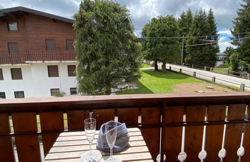 Gallio Apartment | Comfort and style in Gallium with a view of Sacello