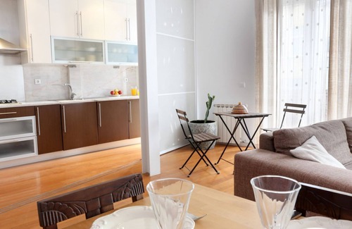 Penha de Franca Apartment | Comfort Apartment with Balcony by LovelyStay