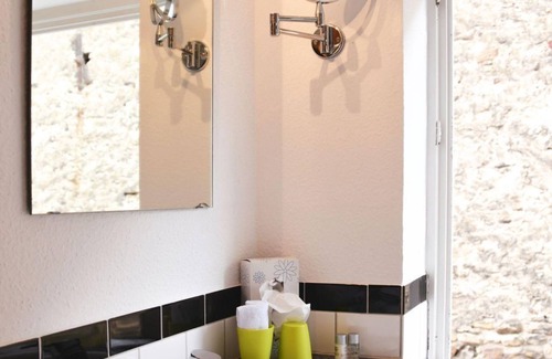 Freinsheim House | Comfort double room, bathroom, WC, 1 bedroom - Weinheber - Hotel und Weinstube