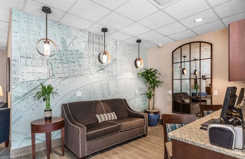 Bay City Hotel | Comfort Inn Bay City - Riverfront