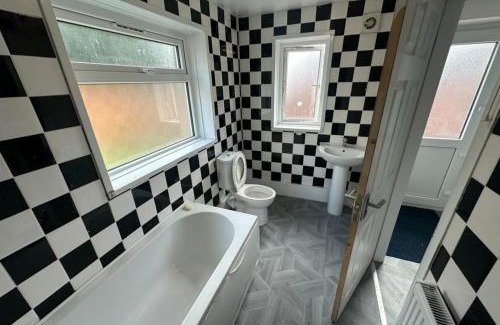 Shafton House | Comfort Inn