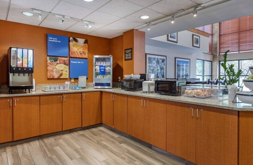 Okemos Hotel | Comfort Inn Okemos - East Lansing