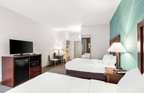 Lake Ariel Hotel | Comfort Inn Pocono Lakes Region