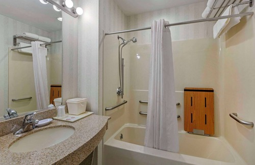 Castleton-on-Hudson Hotel | Comfort Inn & Suites East Greenbush - Albany