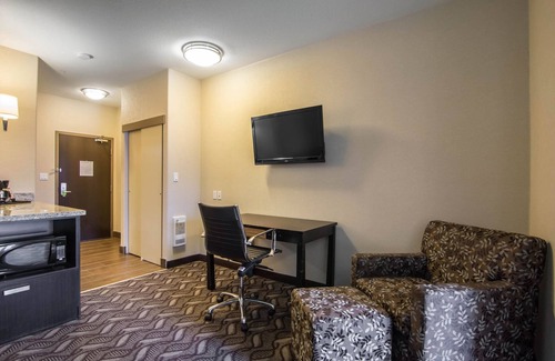 Fort Saskatchewan Hotel | Comfort Inn & Suites