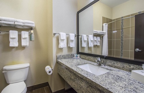 Fort Saskatchewan Hotel | Comfort Inn & Suites