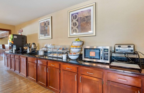 Roselawn Finance Hotel | Comfort Inn & Suites Cincinnati Eastgate