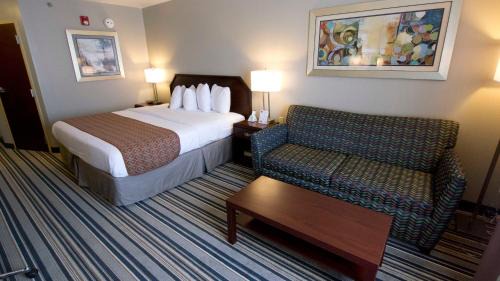 Harrisburg Hotel | Comfort Inn & Suites Harrisburg-Hershey North