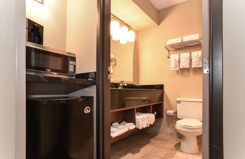 Kansas City Hotel | Comfort Inn & Suites Kansas City - Northeast