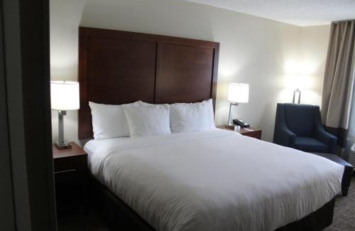 Otterbien Home Hotel | Comfort Inn & Suites Middletown - Franklin