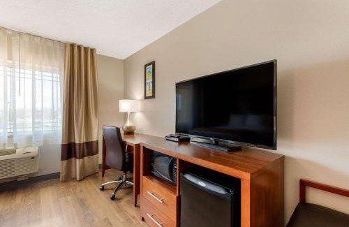 Milford Hotel | Comfort Inn & Suites Milford