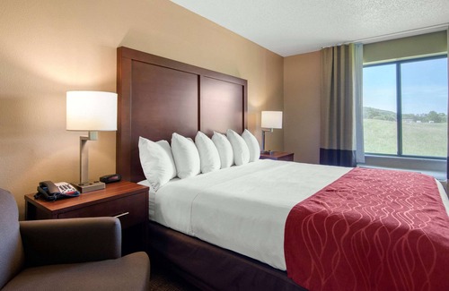 Milford Hotel | Comfort Inn & Suites Milford/Cooperstown