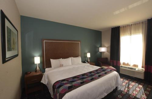Newcastle Hotel | Comfort Inn & Suites Newcastle - Oklahoma City