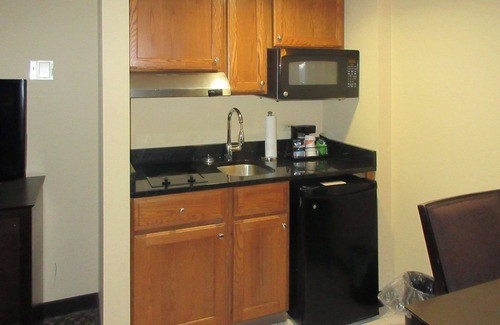 O'Hara Township Hotel | Comfort Inn & Suites Pittsburgh Fox Chapel