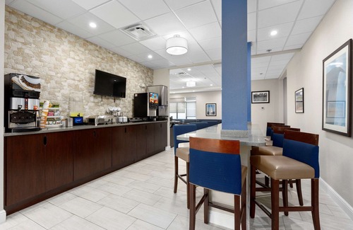 Hazelwood Hotel | Comfort Inn & Suites St. Louis - Hazelwood