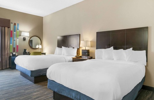 Bedford Hotel | Comfort Inn & Suites Toledo North